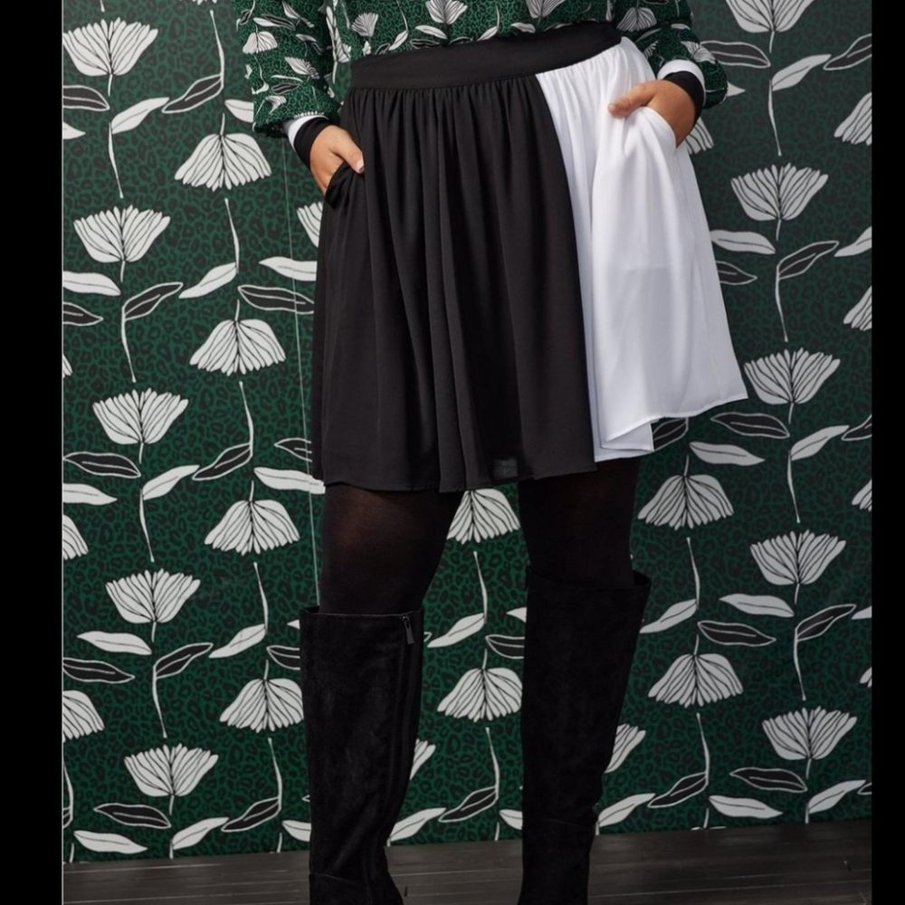 Torrid Sylvia Mollie Skater Skirt - Georgette Colorblock Black & White